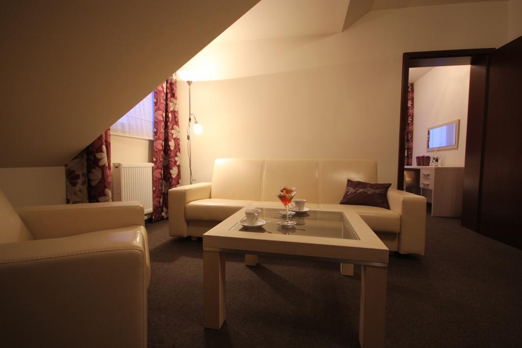 Biala Akacja Resort & Business Prudnik Phòng bức ảnh